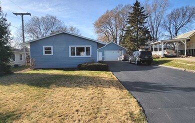 166 Austin Ave, Carpentersville, IL 60110 - photo 2