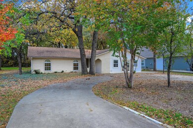 254 Cayuga Trail, Gainesville, TX 76240 - photo 2