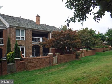 9435 Turnberry Dr, Potomac, MD 20854 - photo 2