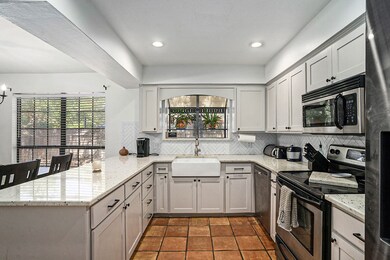 1313 Donna Ln, Bedford, TX 76022 - photo 4