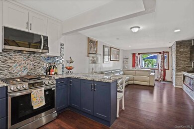 6536 Metropolitan Ave, Middle Village, NY 11379 - photo 5