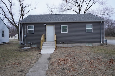 1092 Hanley St, Gary, IN 46406 - photo 5