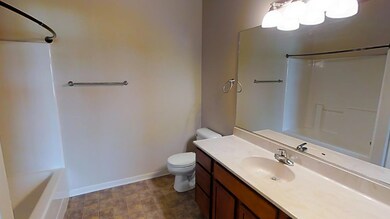 4503-Twain-Circle-304-5