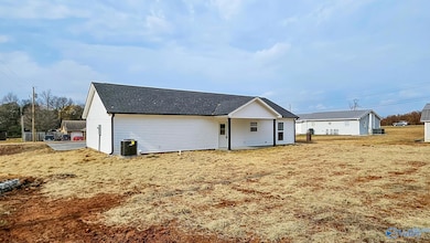 16674 Hampton Ln, Athens, AL 35611 - photo 5