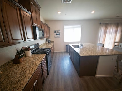 1548 Pheasant Run Dr, Olivehurst, CA 95961 - photo 5