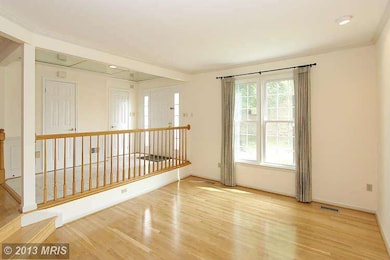 10926 Brewer House Rd, Rockville, MD 20852 - photo 3