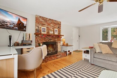 568 Groton St, Dunstable, MA 01827 - photo 4