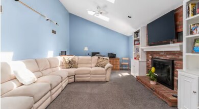 66 Foxglove Dr, Cranston, RI 02920 - photo 3