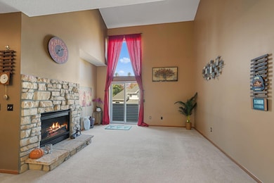 673 Kingfisher Ln unit D, Woodbury, MN 55125 - photo 3