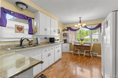 9869 Melbourne Ave, Allen Park, MI 48101 - photo 7