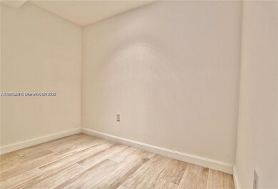 55 SW 9th St unit 1910, Miami, FL 33130 - photo 5