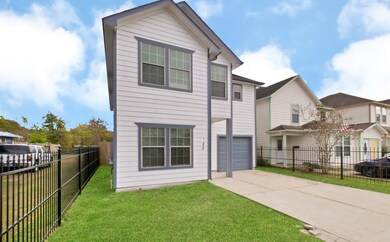 523 Firnat St, Houston, TX 77022 - photo 2