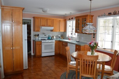 23 Haviland Dr, Schenectady, NY 12302 - photo 3