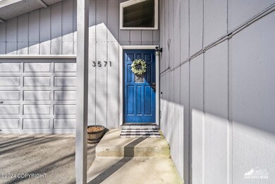 02-3571AMBERBAYLOOP_ZHM_05