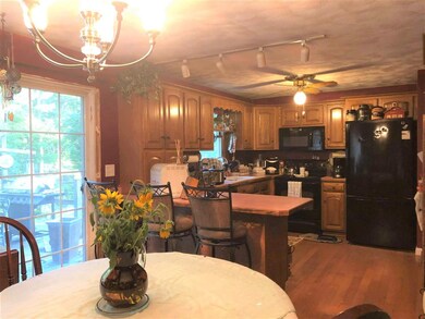 157 Litchfield Rd, Londonderry, NH 03053 - photo 4