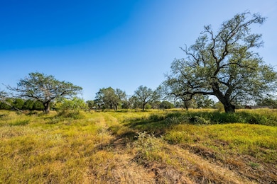1790 W Goodwin St, Pleasanton, TX 78064 - photo 2