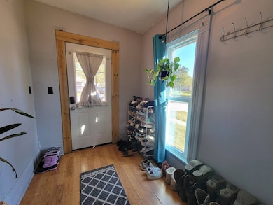 447 N 4th St, Tecumseh, NE 68450 - photo 4