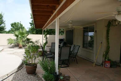 2626 E Mericrest way 007
