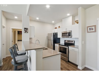 16322 NW Chadwick Way unit 303, Portland, OR 97229 - photo 6