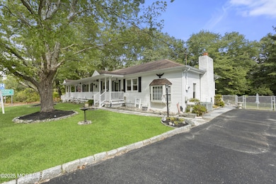 742 W Commodore Blvd, Jackson, NJ 08527 - photo 2