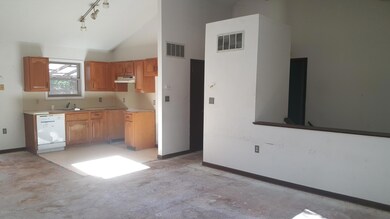 2247 S Rocky Mountain Dr, Effort, PA 18330 - photo 5