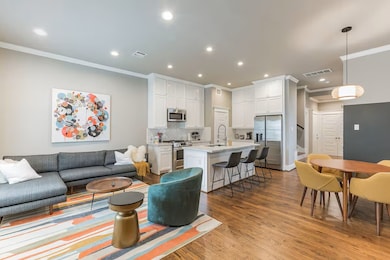 1006 Enid St unit B, Houston, TX 77009 - photo 3