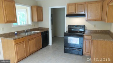 197 Land Or Dr, Ruther Glen, VA 22546 - photo 2