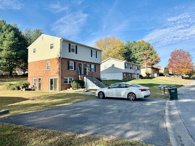 916 Pyrtle Dr unit A, B and C, Salem, VA 24153 - photo 4