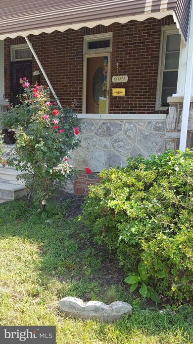 609 Lyndhurst St, Baltimore, MD 21229 - photo 3