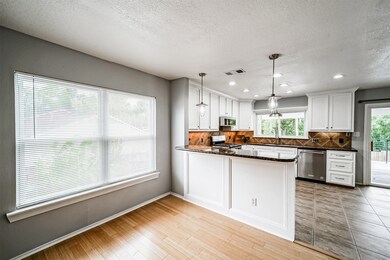 326 Gleneagles Dr, Friendswood, TX 77546 - photo 6