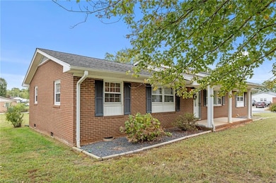 1843 Weant Rd, High Point, NC 27263 - photo 2