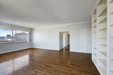 Spacious living room