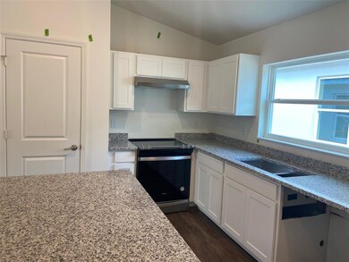 1084 Papaya Cir, Davenport, FL 33897 - photo 4