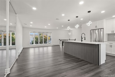 8 Gale Dr, Valley Stream, NY 11581 - photo 3