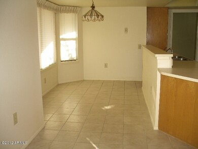 Breakfast Nook w/bay window