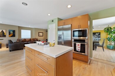 22455 Maycotte Rd, Woodland Hills, CA 91364 - photo 7