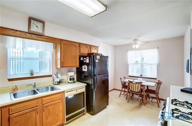 1205 Countryside Dr unit C9, Findlay, OH 45840 - photo 7