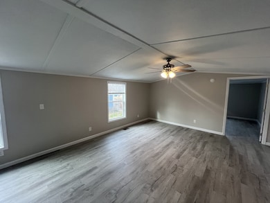 1050 Ross Ln, Clarksville, TN 37042 - photo 4