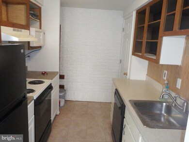 554 West Ct unit 554, Glen Burnie, MD 21061 - photo 4
