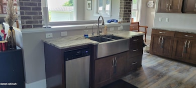 1806 Lincoln Ave NE, Devils Lake, ND 58301 - photo 5