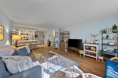 Regency House Condominiums unit 405, Milwaukee, WI 53202 - photo 5