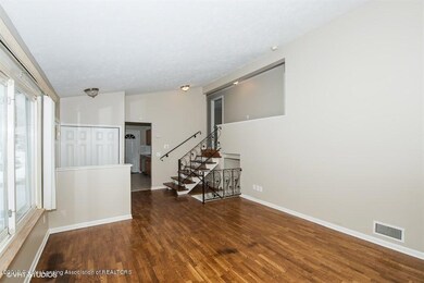 LIVING ROOM (2)