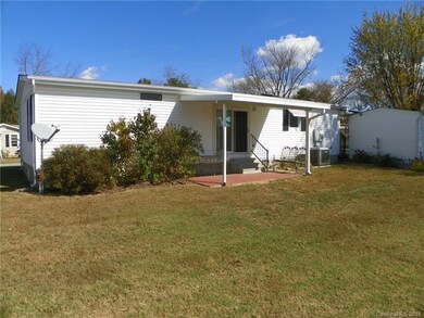 221 Cranbrook Cir unit 19, Hendersonville, NC 28792 - photo 3