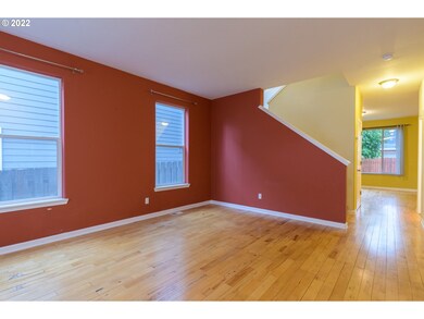 Living Room/Entrance