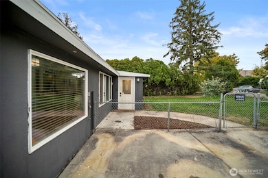 1621 Tacoma Ave, Bridgeport, WA 98813 - photo 2