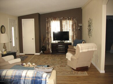5644 Circle Z Living Room (2)