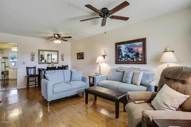 13683 N Garden Court Dr unit 152, Sun City, AZ 85351 - photo 2