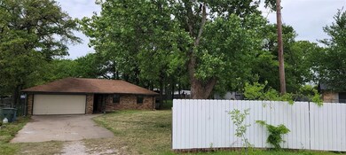 913 Meadowlark Cir, Granbury, TX 76049 - photo 2