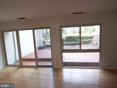 11677 Newbridge Ct, Reston, VA 20191 - photo 6