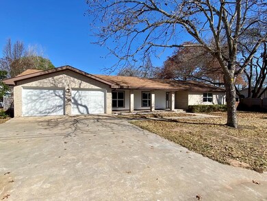 106 W Hackberry St, Fredericksburg, TX 78624 - photo 2